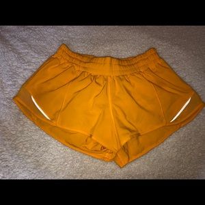 Lululemon Hotty Hot Shorts 2.5”